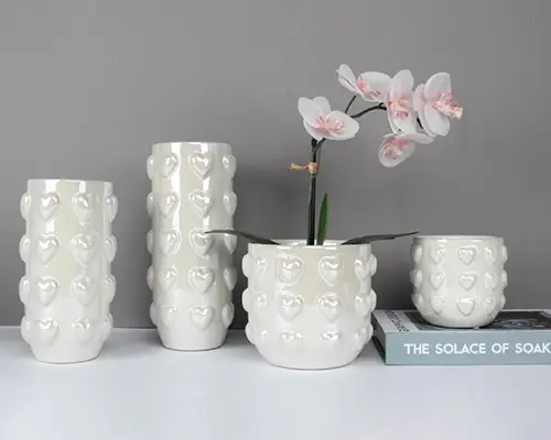 ဘဝကိုအလှဆင်စေသောအနုပညာဘဏ် tre ာများကို