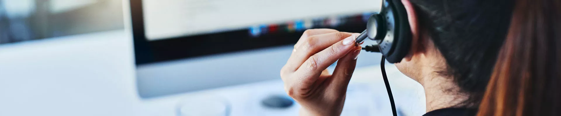 ကြှနျုပျတို့ကိုဆကျသှယျရနျ