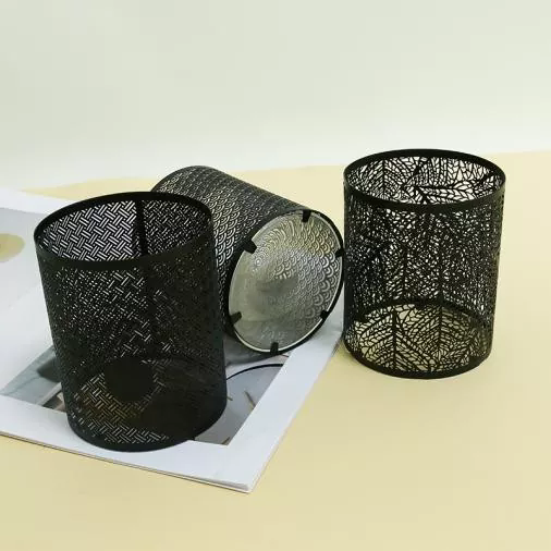 အဘယ်အရာကအနက်ရောင်သတ္တုဖယောင်းတိုင်ကိုင်ဆောင်သူကိုစတိုင်နှင့် function အတွက်ရွေးချယ်မှုကိုဖန်တီးပေးသနည်း။