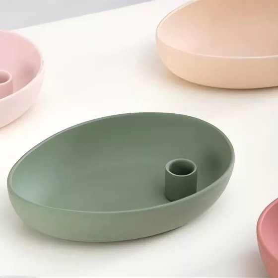 ခေတ်သစ်ဘဲဥပုံကြွေထည်ဖယောင်းတိုင်ကိုင်ဆောင်သူ