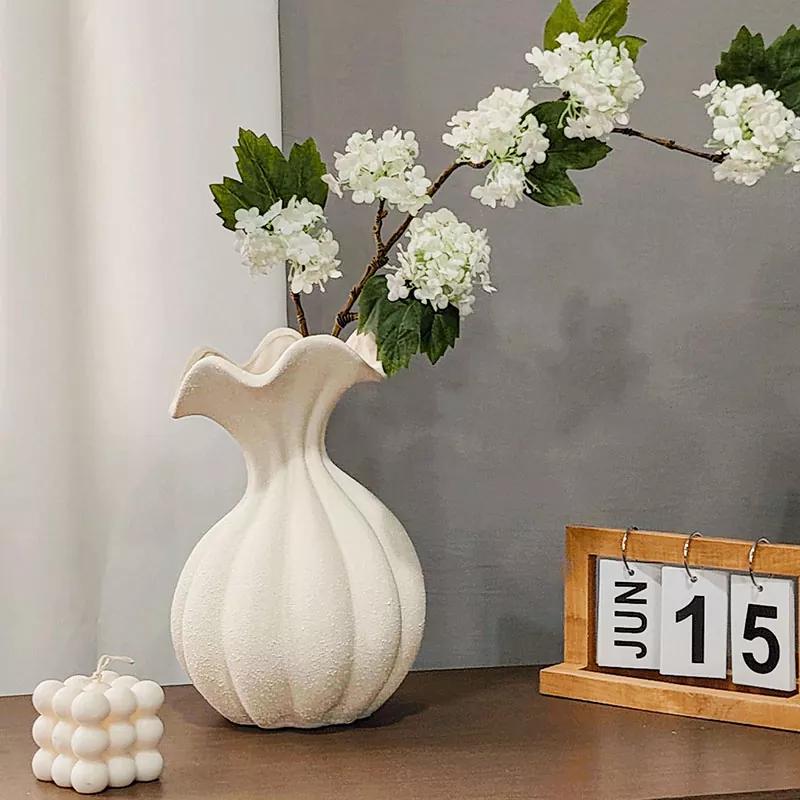 သဘာဝခေတ်မီကြွေထည်ပန်းအိုး